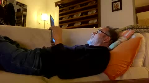 Dominique online show from 8, 1, 2025