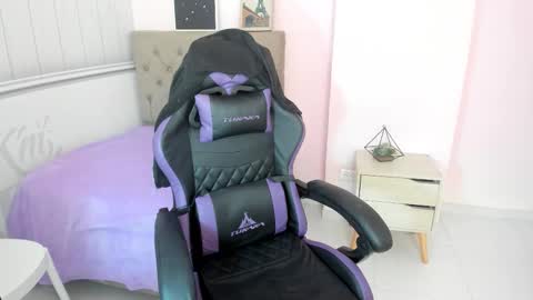 Snapshot of tania_duque chatting on 28, 10, 2025 Tania online show from 28, 10, 2025