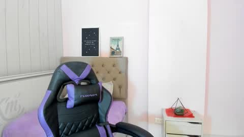 Snapshot of tania_duque chatting on 31, 10, 2025 Tania online show from 31, 10, 2025