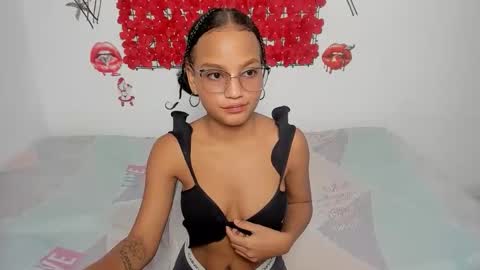 Snapshot of tania_hot0 chatting on 14, 12, 2025 tania_hot0 online show from 14, 12, 2025