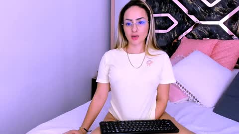 Snapshot of tania_white chatting on 21, 1, 2025 Tania online show from 21, 1, 2025