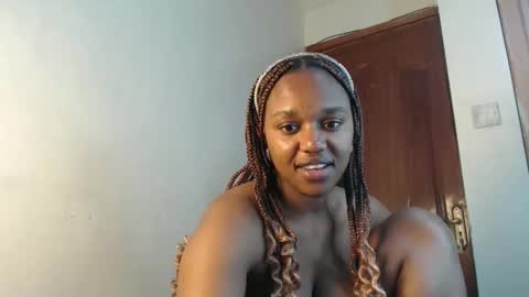 Snapshot of tannia004 chatting on 26, 11, 2025 tania online show from 26, 11, 2025