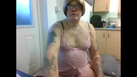 Snapshot of tanya_sissie_somerset chatting on 6, 2, 2025 tanya_sissie_somerset online show from 6, 2, 2025