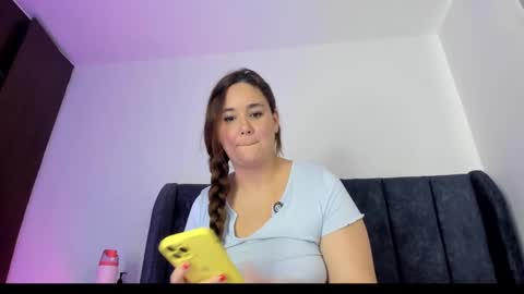 Snapshot of tara__ chatting on 17, 11, 2025 tara__ online show from 17, 11, 2025