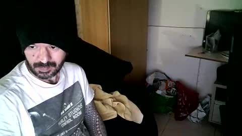 Snapshot of tarado_skype_cam chatting on 20, 12, 2025 tarado_skype_cam online show from 20, 12, 2025