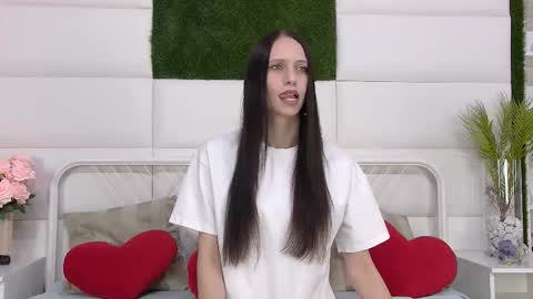 taraharriss online show from 9, 10, 2025