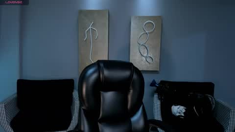 Snapshot of taralawrence chatting on 1, 11, 2025 Tara Lawrence online show from 1, 11, 2025