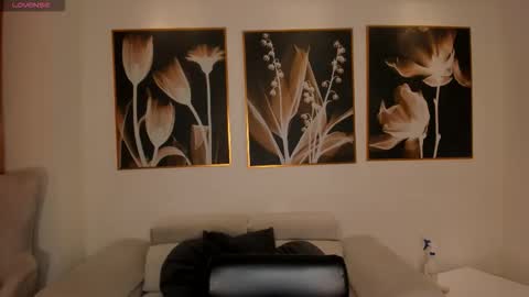 Snapshot of taralawrence chatting on 5, 2, 2026 Tara Lawrence online show from 5, 2, 2026