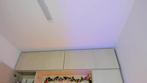  T A R A  online show from 28, 10, 2025