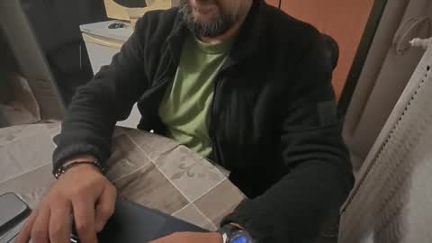 Snapshot of tarkan198 chatting on 29, 10, 2025 tarkan198 online show from 29, 10, 2025