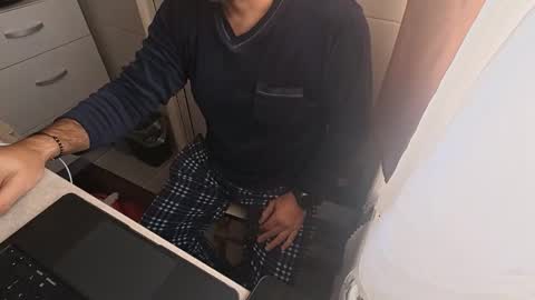 Snapshot of tarkan198 chatting on 21, 11, 2025 tarkan198 online show from 21, 11, 2025