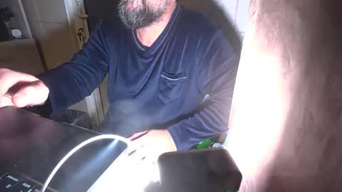 Snapshot of tarkan198 chatting on 14, 12, 2025 tarkan198 online show from 14, 12, 2025