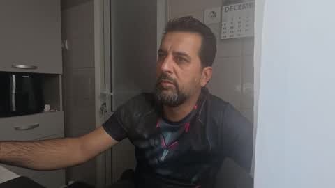 Snapshot of tarkan198 chatting on 18, 12, 2025 tarkan198 online show from 18, 12, 2025