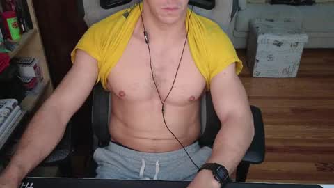 Snapshot of taskataska07 chatting on 16, 2, 2025 Carlenjoyswithoil online show from 16, 2, 2025