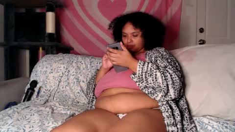 Snapshot of tasteekitty chatting on 7, 10, 2025 Tastee Kitty online show from 7, 10, 2025