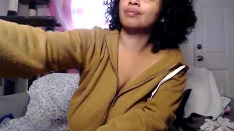 Snapshot of tasteekitty chatting on 30, 10, 2025 Tastee Kitty online show from 30, 10, 2025