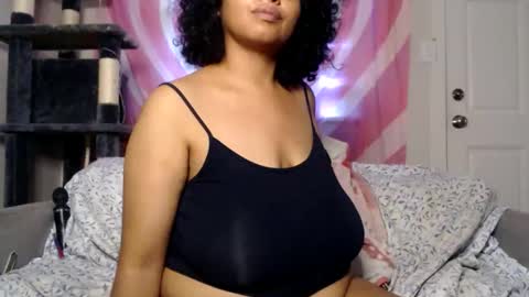 Snapshot of tasteekitty chatting on 1, 11, 2025 Tastee Kitty online show from 1, 11, 2025