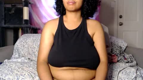 Snapshot of tasteekitty chatting on 23, 11, 2025 Tastee Kitty online show from 23, 11, 2025