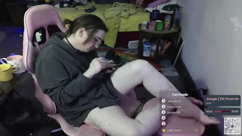 Snapshot of tasteflavored_femboy chatting on 24, 2, 2025 Taste online show from 24, 2, 2025