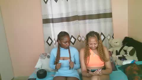 Snapshot of tastie_t chatting on 26, 10, 2025 tastie_t online show from 26, 10, 2025