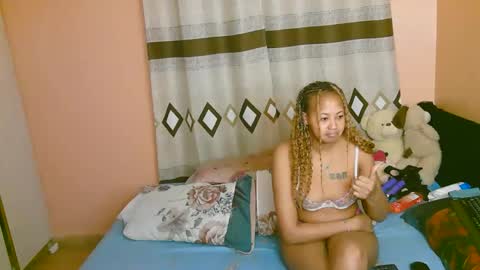 Snapshot of tastie_t chatting on 27, 10, 2025 tastie_t online show from 27, 10, 2025