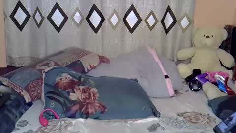 Snapshot of tastie_t chatting on 5, 12, 2025 tastie_t online show from 5, 12, 2025