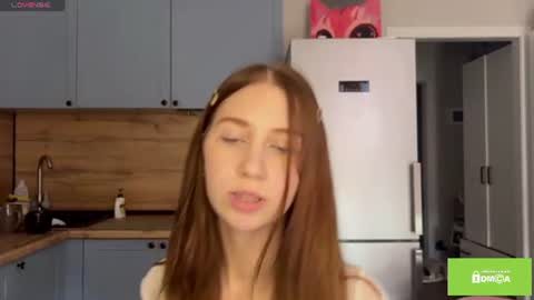 Snapshot of tastyvinni chatting on 15, 6, 2026 Veni online show from 15, 6, 2026
