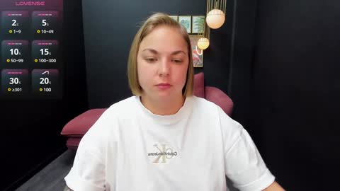 Snapshot of tataflower chatting on 3, 12, 2024 Tata online show from 3, 12, 2024