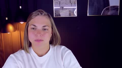 Snapshot of tataflower chatting on 28, 10, 2025 Tata online show from 28, 10, 2025