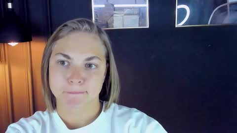 Snapshot of tataflower chatting on 3, 11, 2025 Tata online show from 3, 11, 2025