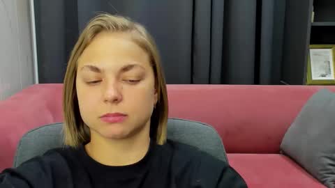 Snapshot of tataflower chatting on 11, 11, 2025 Tata online show from 11, 11, 2025