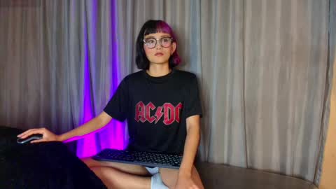 Snapshot of tati_cardenas chatting on 6, 3, 2025 AME online show from 6, 3, 2025