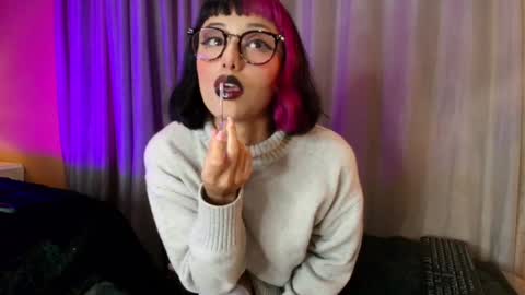 Snapshot of tati_cardenas chatting on 8, 3, 2025 AME online show from 8, 3, 2025