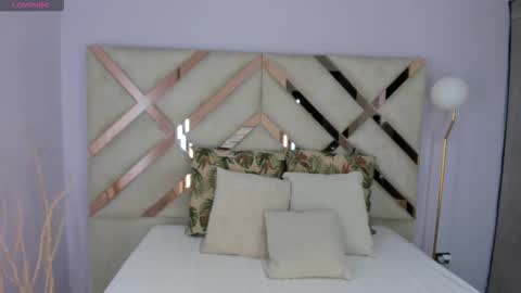 Tati Saldarriaga online show from 21, 11, 2025