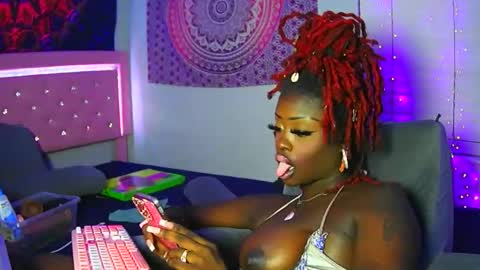 Snapshot of tatithegoddess chatting on 24, 11, 2025 Tati the Ebony goddess online show from 24, 11, 2025