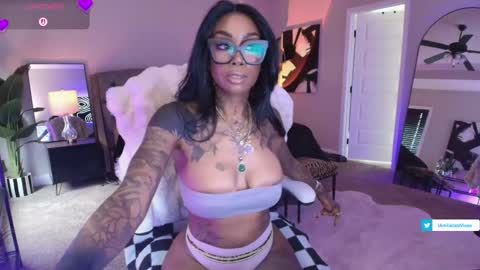 Snapshot of tatted_vixen chatting on 30, 3, 2026 Tatted Queen online show from 30, 3, 2026