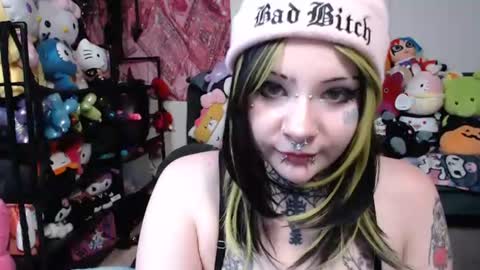 Snapshot of tattedthickandpretty chatting on 16, 6, 2026 TattedThickandPretty online show from 16, 6, 2026