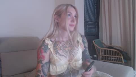 tattoobbgirl online show from 7, 11, 2025