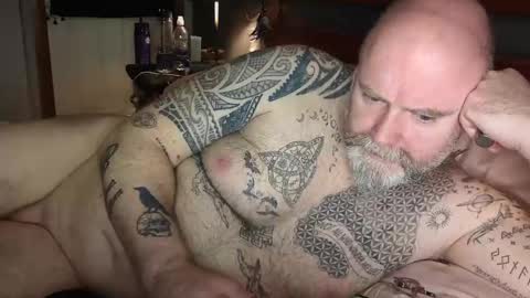 Tattooeddilf 01 online show from 29, 12, 2024