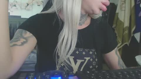 tatuada_safada online show from 14, 10, 2025