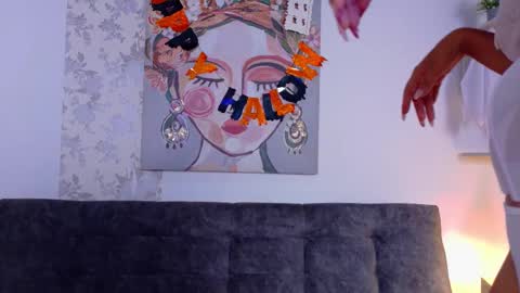 Snapshot of taty_miller chatting on 21, 10, 2025 Taty Miller online show from 21, 10, 2025