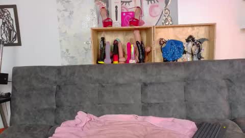 Snapshot of taty_miller chatting on 11, 11, 2025 Taty Miller online show from 11, 11, 2025