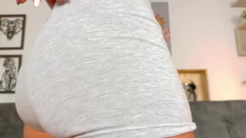 Snapshot of taty_miller chatting on 14, 11, 2025 Taty Miller online show from 14, 11, 2025