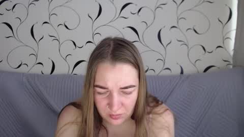 Snapshot of taxxxu chatting on 2, 10, 2025 Diana online show from 2, 10, 2025