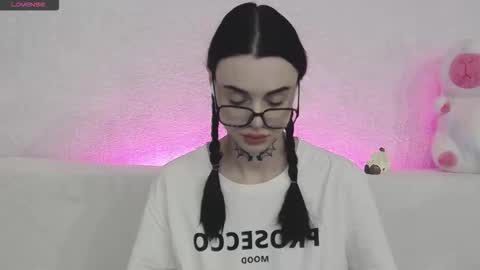 Snapshot of tayaavis chatting on 13, 11, 2025 Taya online show from 13, 11, 2025