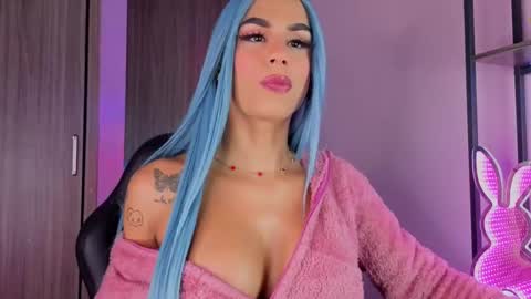 Snapshot of taybunny18 chatting on 19, 11, 2025 online show from 19, 11, 2025