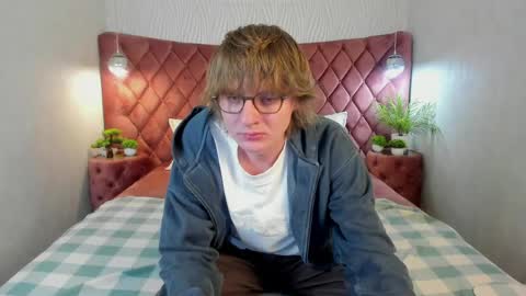 Tayler online show from 18, 4, 2026