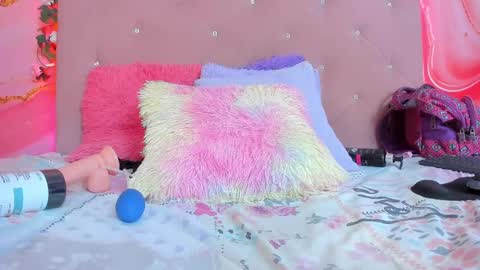 Sarah  online show from 6, 3, 2025