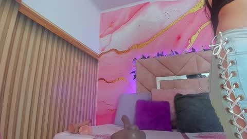 Sarah  online show from 1, 12, 2025