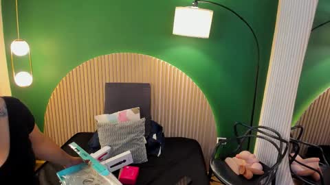 Snapshot of taylor_bennet chatting on 9, 11, 2025 Taylor Bennet online show from 9, 11, 2025